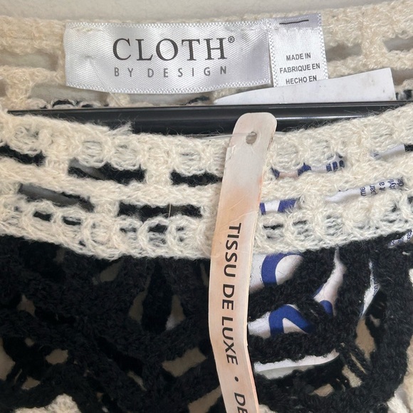 Crocheted sweater Size: XL - Picture 3 of 3